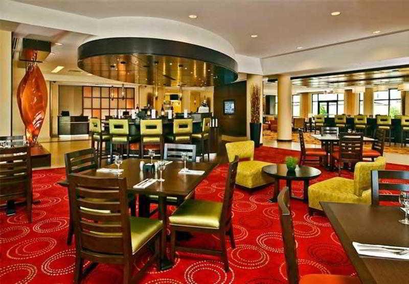 Courtyard Newport News Airport Hotel Restaurant photo